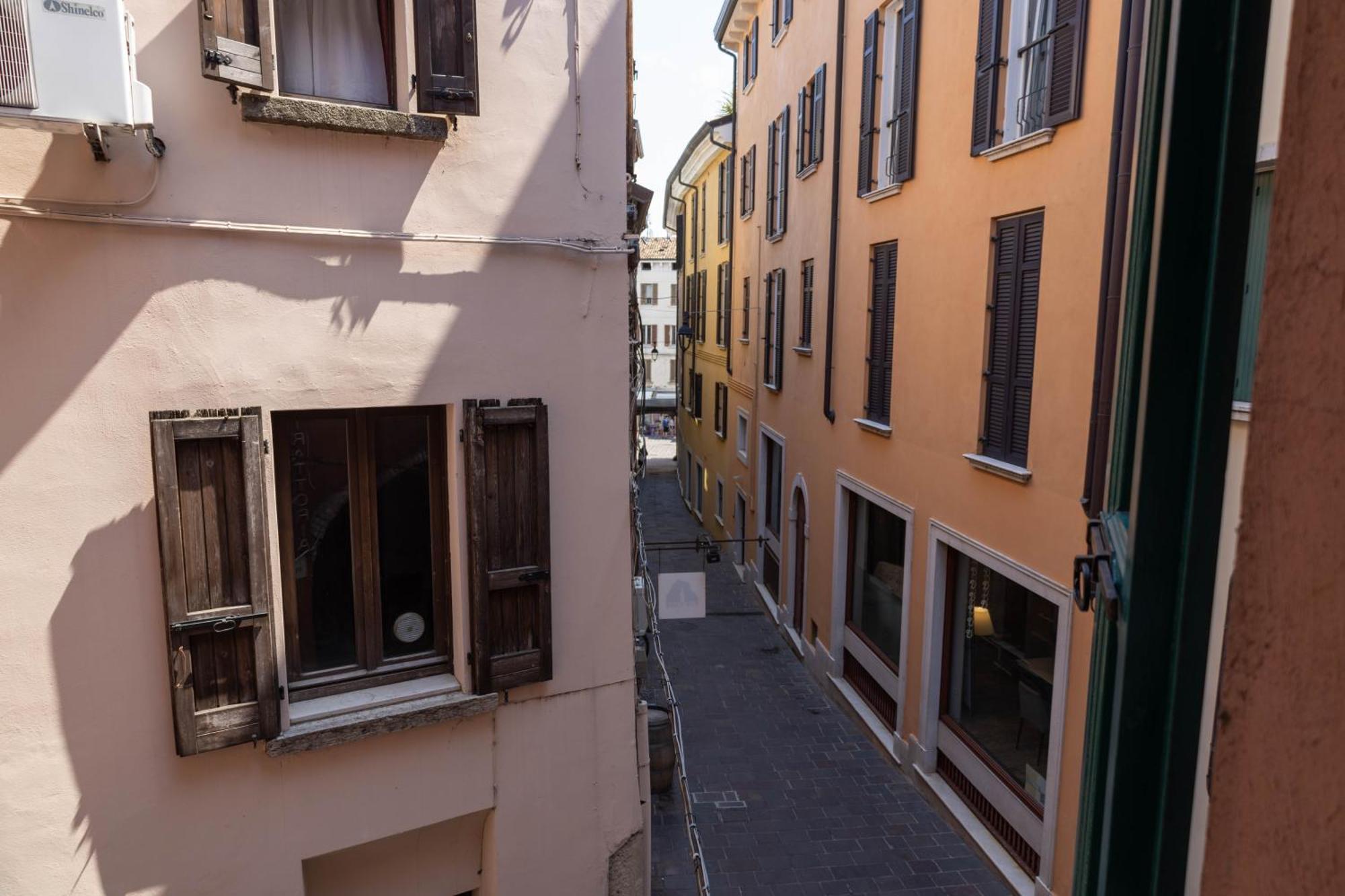 Ora Apartment Desenzano del Garda Exterior foto